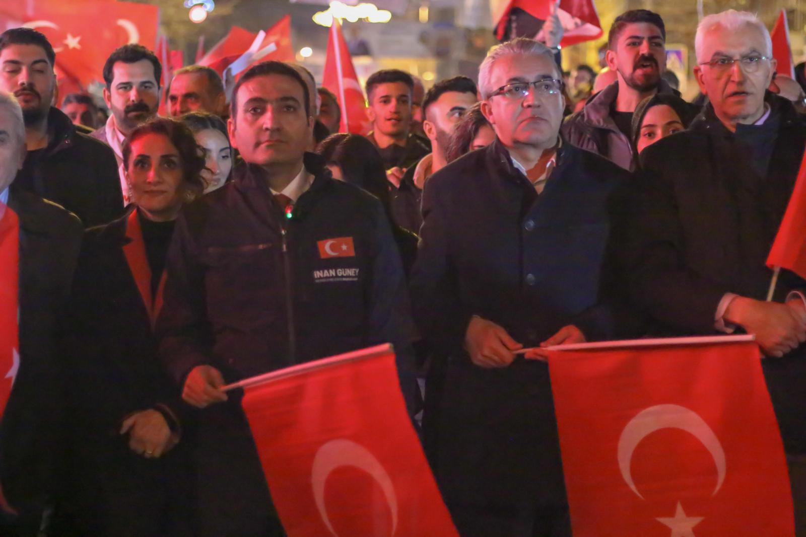Beyoğlu’nda 18 Mart Çanakkale Zaferi ve Şehitleri Anma Günü’nde Bayraklı Yürüyüş
